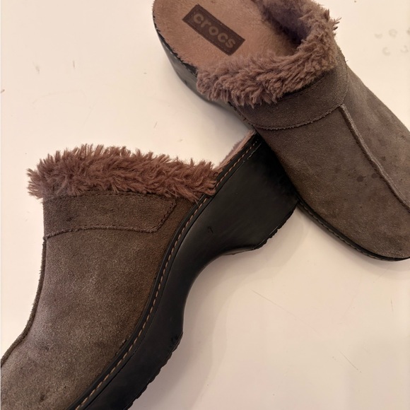 Crocs Brown Suede Mules. Size 11 - Picture 4 of 9